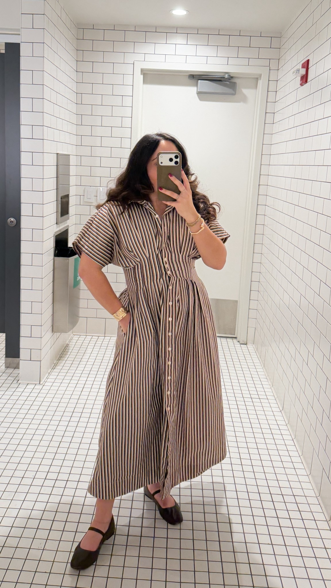 Such a spring cute dress for the office! It’s so chic and comes in so many colors! 

#LTKWorkwear #LTKootd #LTKU