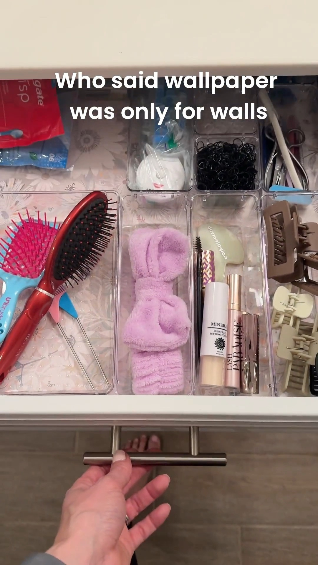 Bathroom vanity drawer refresh ✨

I added drawer wallpaper and clear organizers and it instantly made the space feel so much more functional.

Everything is linked in my LTK 🤍


#LTKdayinmylife #LTKBeauty #LTKHome