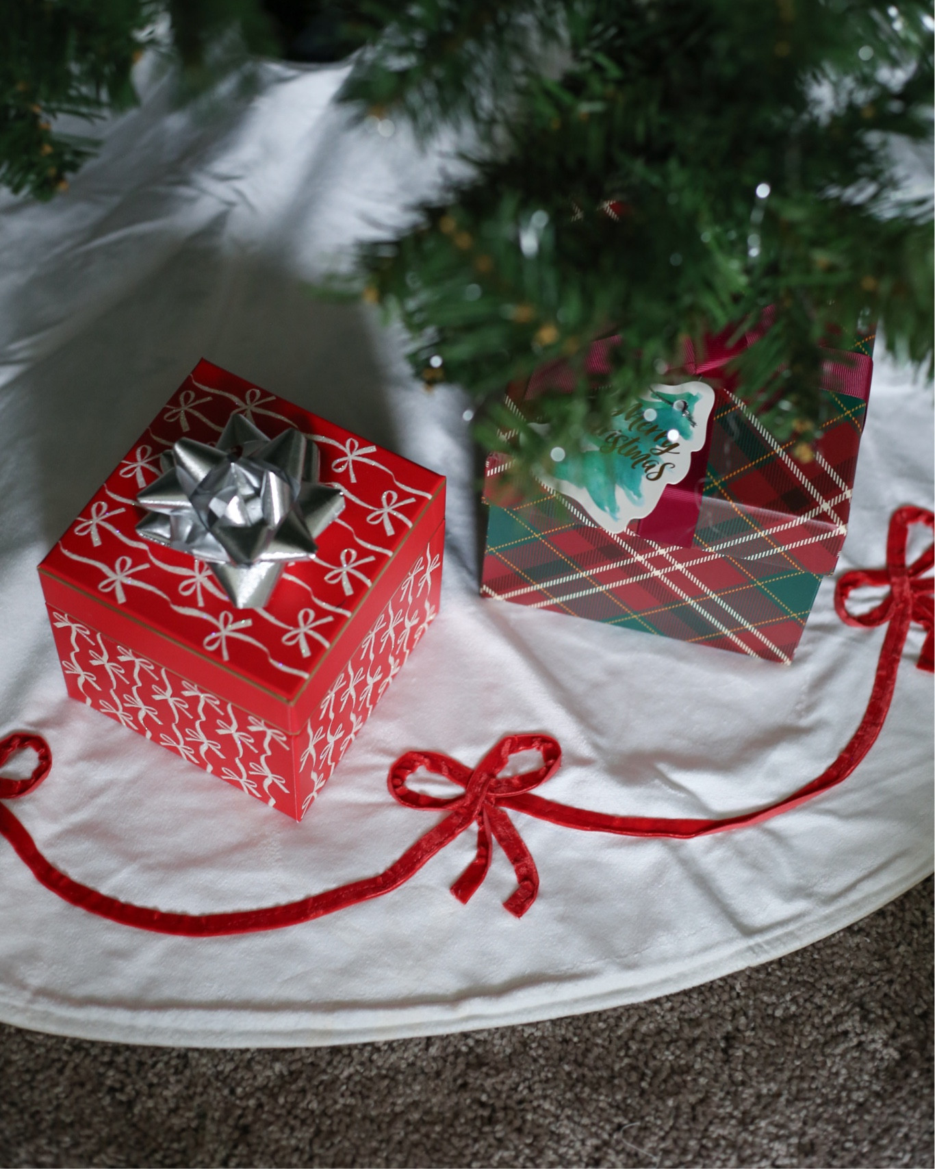Bow tree skirt  

#LTKHoliday
