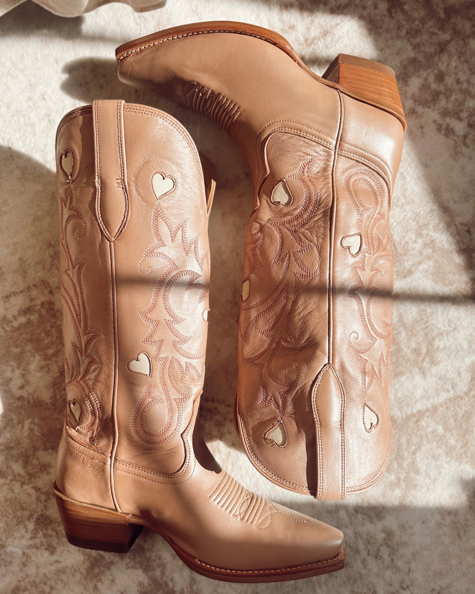 A few of these Annie @Tecovas in stock 💓 can be delivered just in time for Valentine’s Day 💌

Cowgirl boots, western boots for women, Tecovas boots, Annie Hearts boots, heart detail boots, Valentine's Day boots, pink western boots, rose gold boots, western fashion, western outfit ideas, Valentine fashion finds, statement boots, tall cowgirl boots, snip toe boots, classic western style, women's western boots, boutique western style, western 

#LTKgrwm #LTKValentine #LTKU