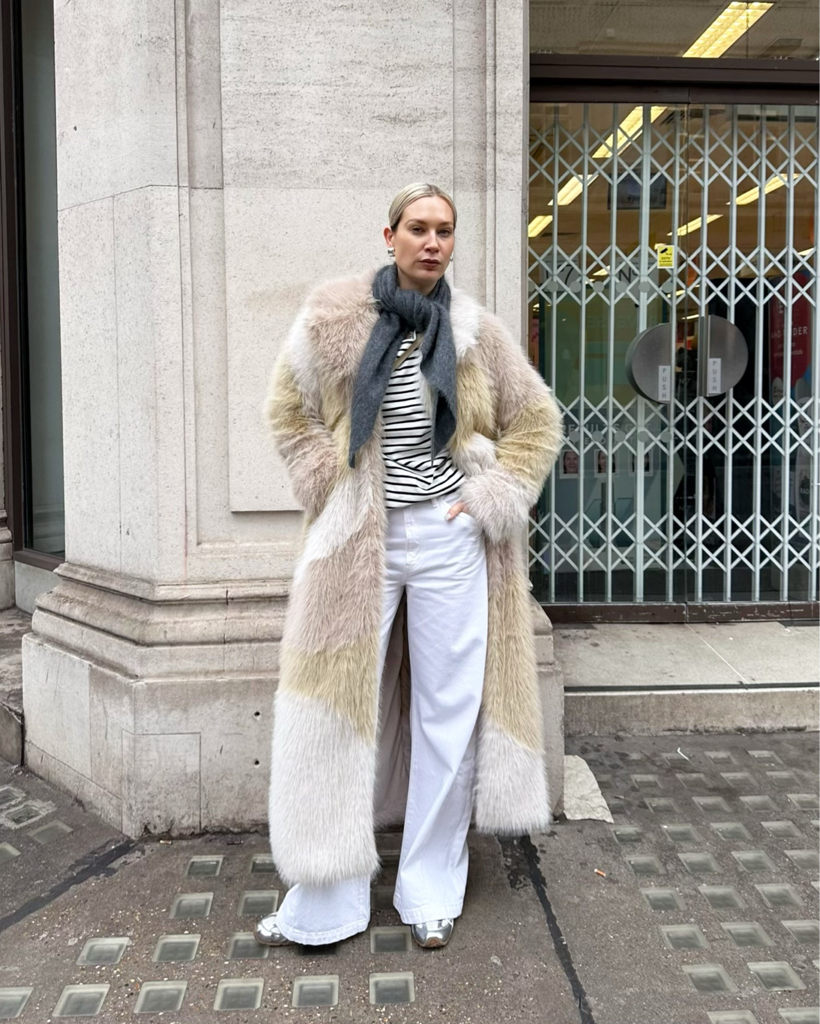 A simple fit to throw on, but the faux fur coat from House of Sunny makes all the difference. I got mine a while ago, and if you can’t get your hands on it, I’ve linked some great alternatives!

I love the contrast of plush faux fur with a classic striped top - so easy but still chic. Also, a little styling trick: when my outfit feels too basic, I wrap my scarf around my waist for an extra detail that makes a difference.

White jeans and trousers are having such a moment this season, and FRAME never disappoints with their fits!

#LTKspring #LTKstyletip #LTKeurope