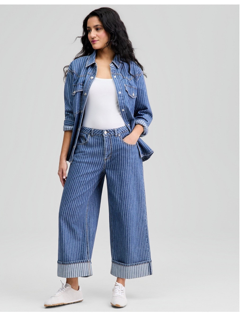 Pinstripes, but make it denim 🔥 These wide-leg pinstripe jeans are the trend you didn’t know you needed—structured, elongating, and effortlessly chic. Paired with a matching jacket for that elevated “denim set” moment or styled solo for everyday polish… either way, it’s a YES 👏🏽

Shop this look in my LTK

pinstripe jeans, wide leg denim, denim set outfit, trending denim 2026, chic casual outfit, elevated denim look, striped jeans outfit, modern classic style, over 50 fashion, effortless style

#LTKOver40 #LTKTall #LTKMidsize