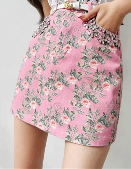 Elegant pink mini skirt for summer.

#LTKfindsunder50 #LTKstyletip