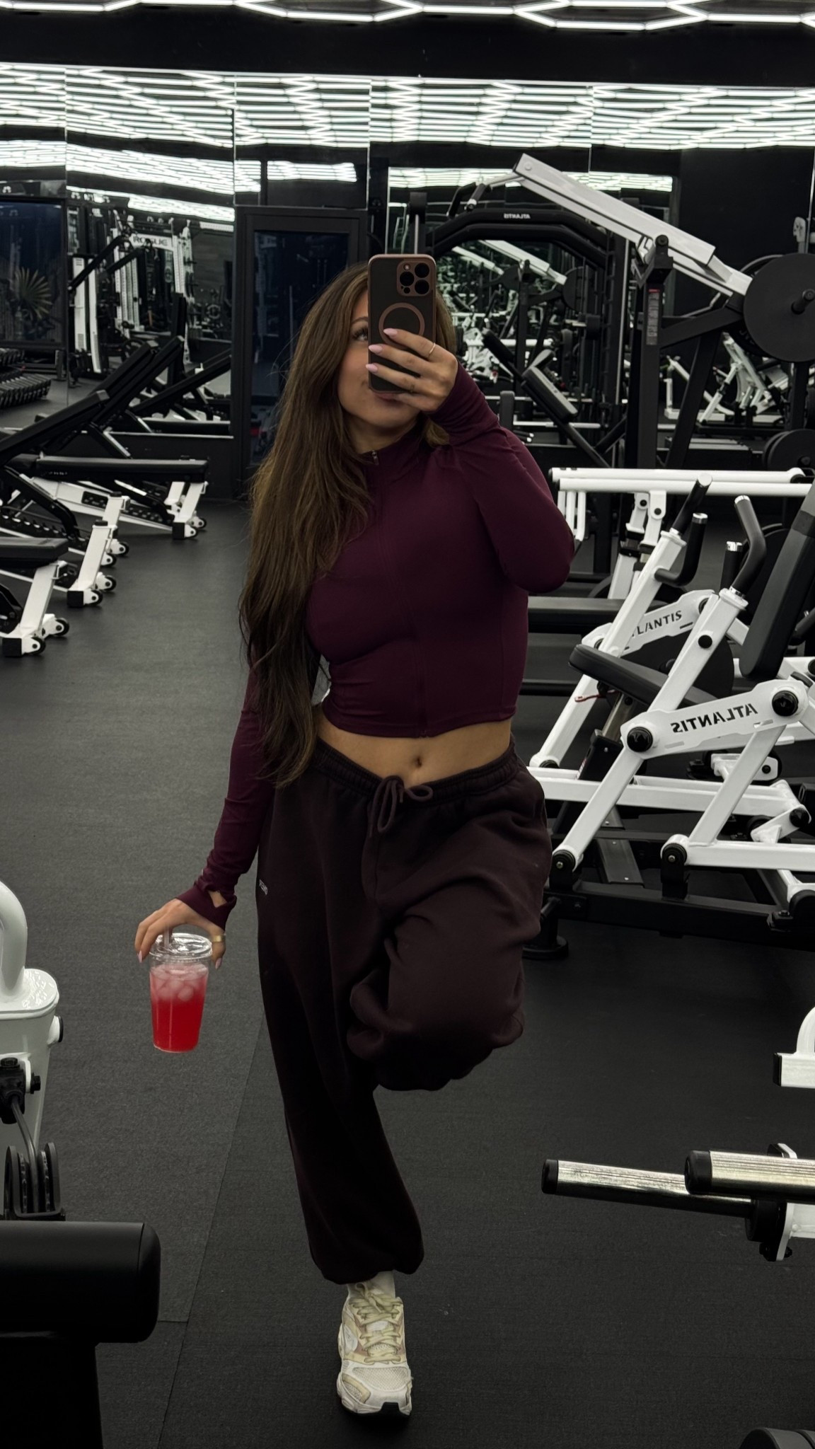 Today’s work fit 🍒

#LTKfitnessgoals #LTKootd