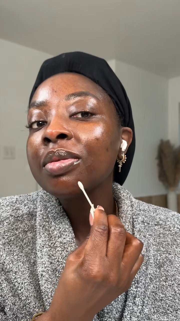 Let’s take care of these two pimples that popped up on my chin overnight using the MURAD acne control, rapid relief, acne spot treatment, and GARNIER micellar cleansing water with salicylic acid.

#LTKBeauty #LTKFindsUnder50