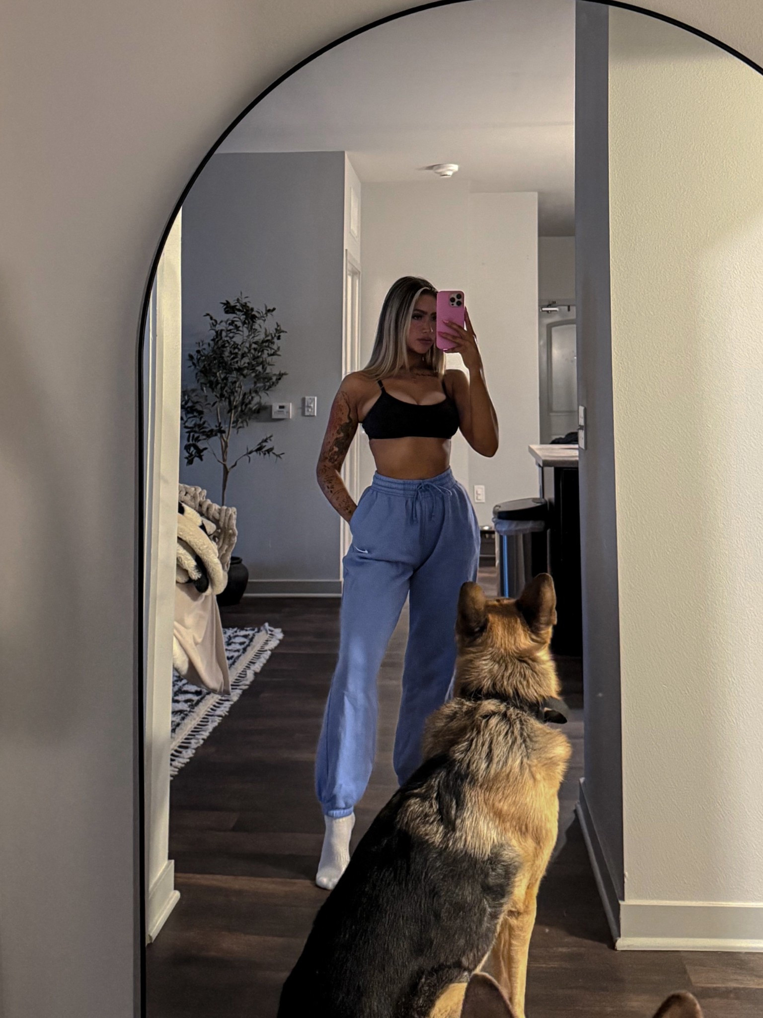 so sad they’re sold out of the “royal pulse” color of these sweatpants, but the fit is the BEST!!