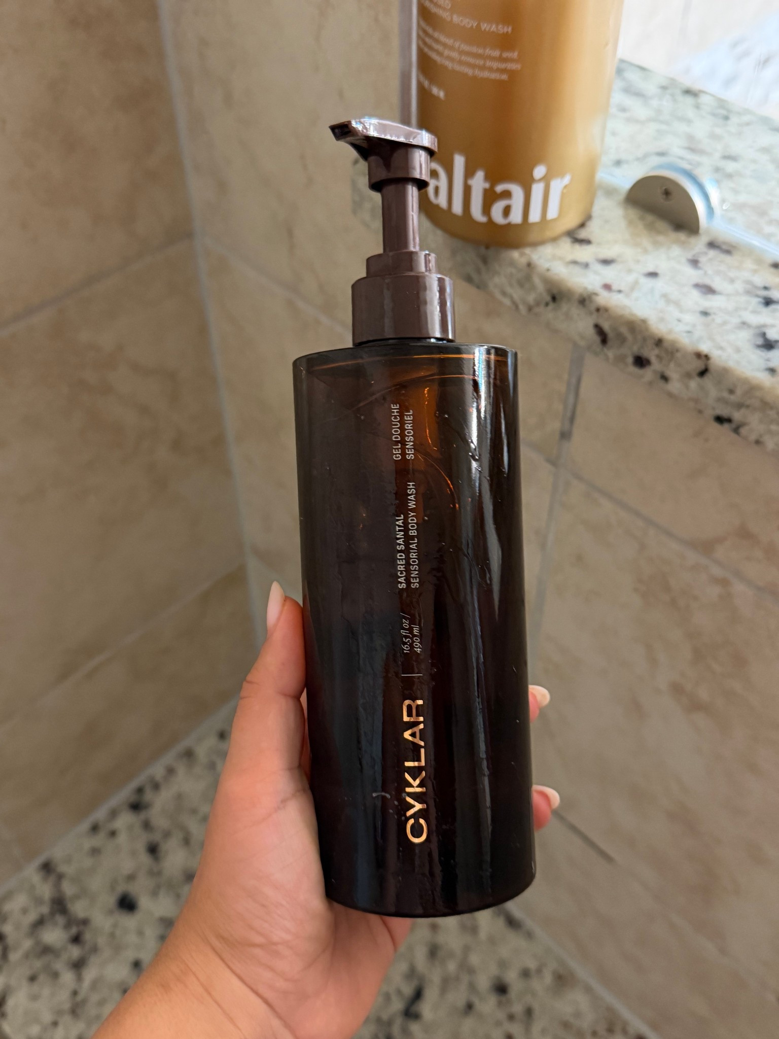 NEWEST OBSESSION. Luxurious body wash!! Smells amazing and leaves smin sooo smooth!

Body wash 
Mom life 
Mother’s Day
Fragrance 
Body care



#LTKMothersDay #LTKBeauty #LTKmomlife