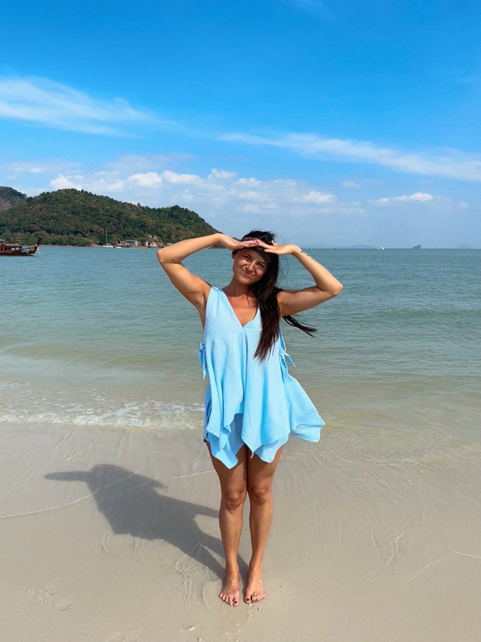 Wearing XS 💙 runs a little big so I sized down!

#LTKSeasonal #LTKTravel #LTKGiftGuide