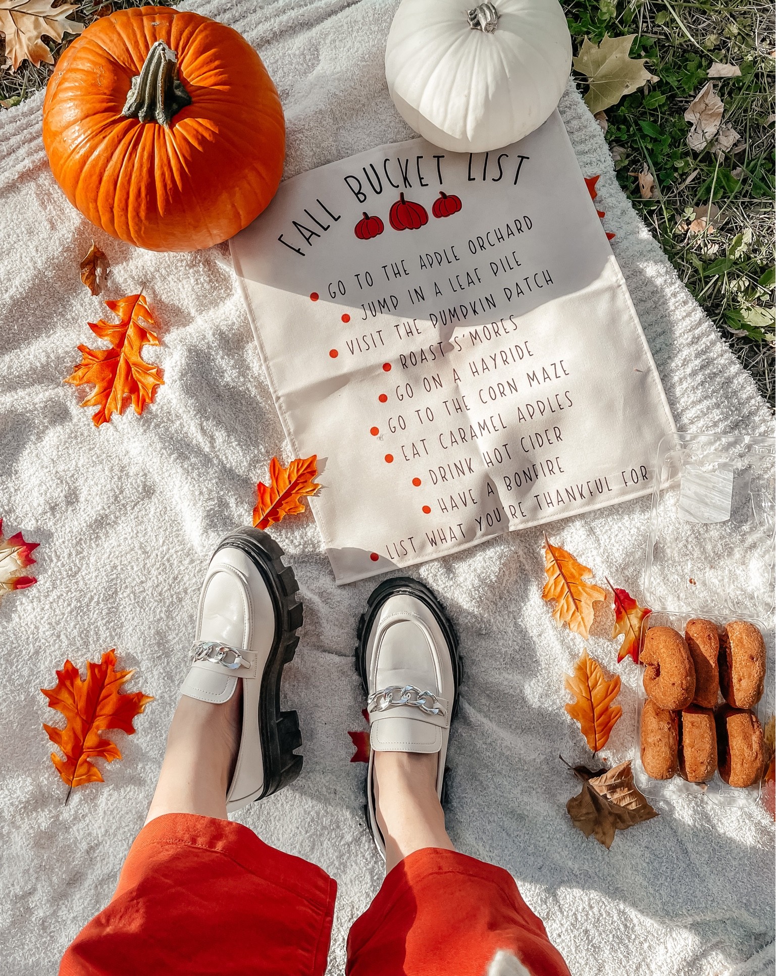 Favorite fall shoes 🍁

Loafer
Walmart
Walmart shoes
Walmart fashion 
Tan loafers 
Chunky loafers


#LTKSeasonal #LTKsalealert #LTKHoliday