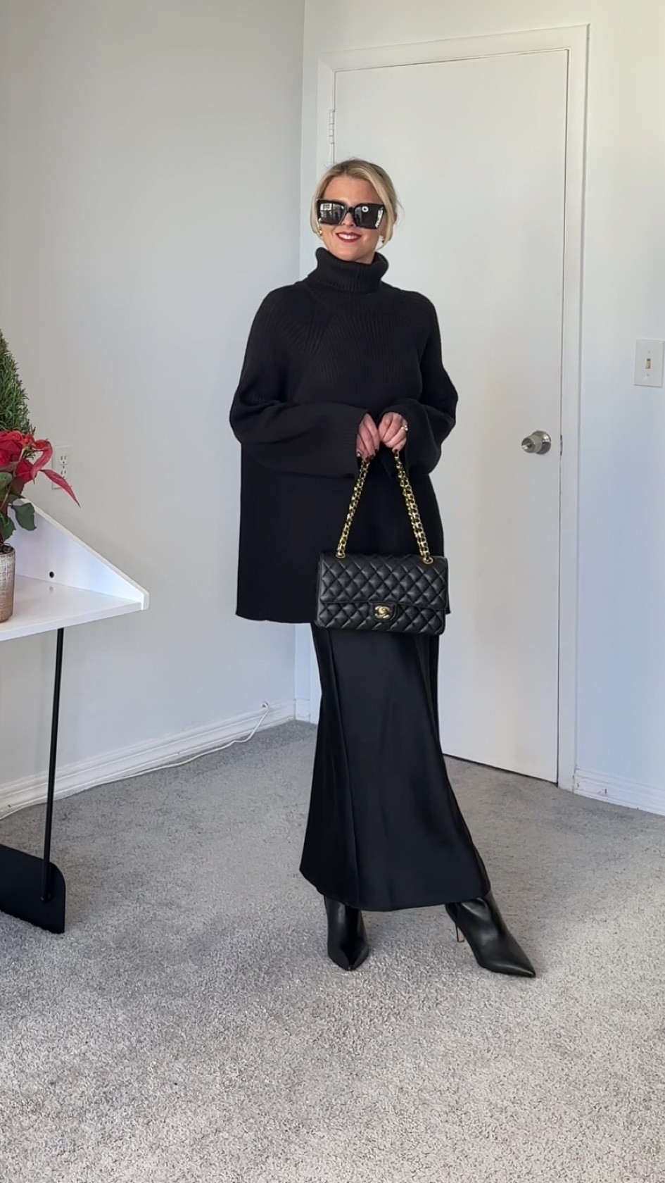 
The boots run large.   I'm typically a 7-7.5,  in this pair of boots the 7 is the correct size.      They come in both narrow and regular calve sizes.  Im wearing the narrow.   

All else true to  size

#LTKfindsunder100 #LTKfindsunder50 #LTKSeasonal