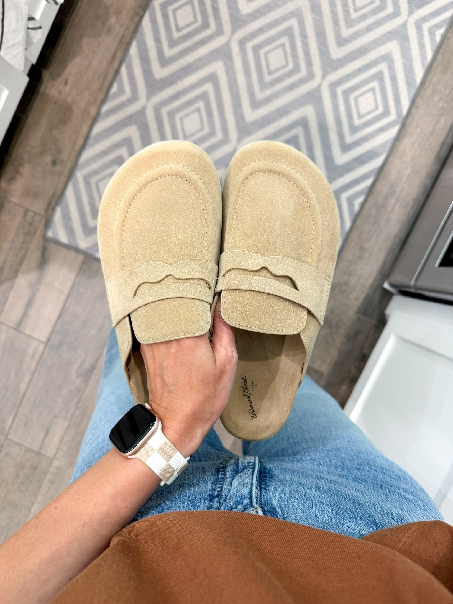 & these viral target clog mules are on sale this weekend!!!

#LTKootd #LTKSaleAlert