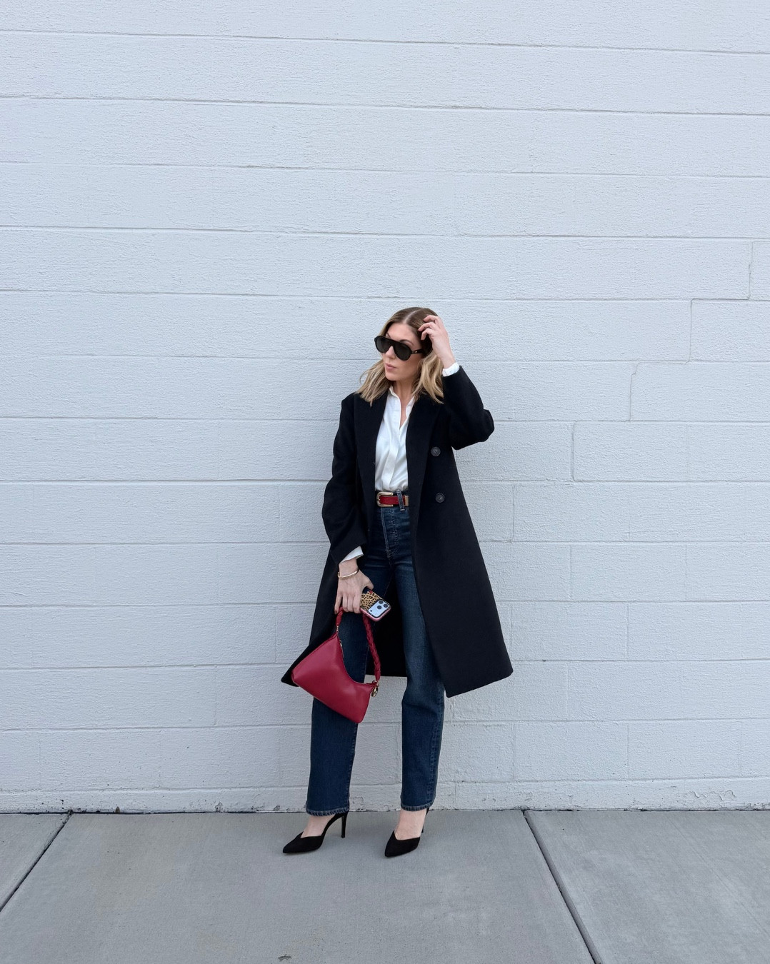 Classic pieces aren’t about trends — they’re about repetition.

If you want a wardrobe that feels effortless (and actually gets worn), invest in pieces that earn their place every year.

Here’s the formula I use:

• Dark straight-leg denim
Works with heels, flats, boots — casual or polished.

• A crisp white button-down
Layers endlessly and never feels “done.”

• A black wool coat
Instant structure. Makes everything underneath look intentional.

• Black suede slingbacks
Polished, feminine, wearable — day to night.

• One pop of color (red)
Keeps classics from feeling flat.

Instead of buying more, buy better — pieces you’ll reach for again and again.
That’s how style stays timeless and chic.

Save this for your next closet edit 🤍


#LTKSaleAlert #LTKOver40 #LTKootd