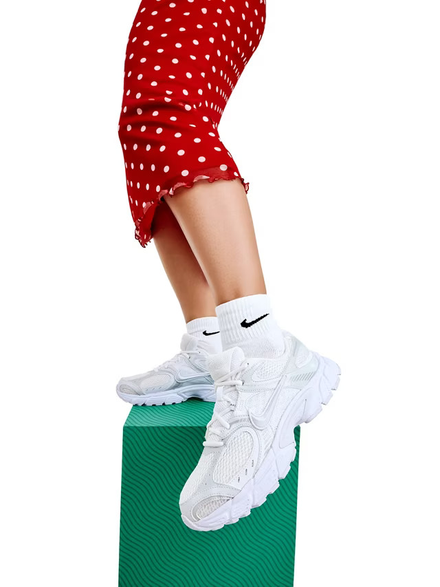 Nike V5 RNR Sneaker - Women's | DSW