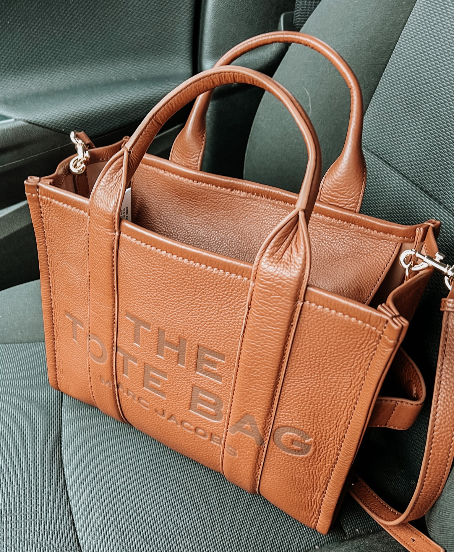 The Must-Have Marc Jacobs The Tote Bag Dupe - Shop Now!