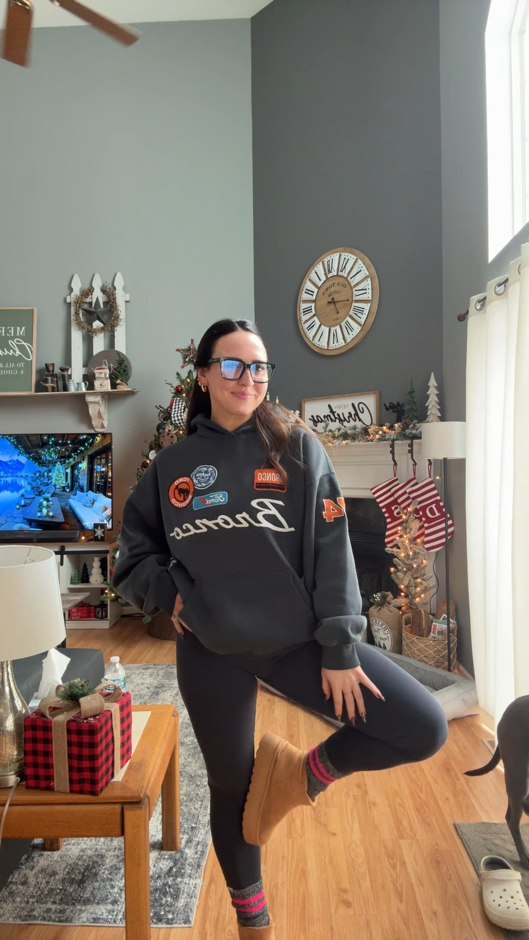 Love the sweatshirt from #sweatshirt #ootd @Abercrombie&fitch 

#LTKgrwm #LTKootd #LTKMidsize