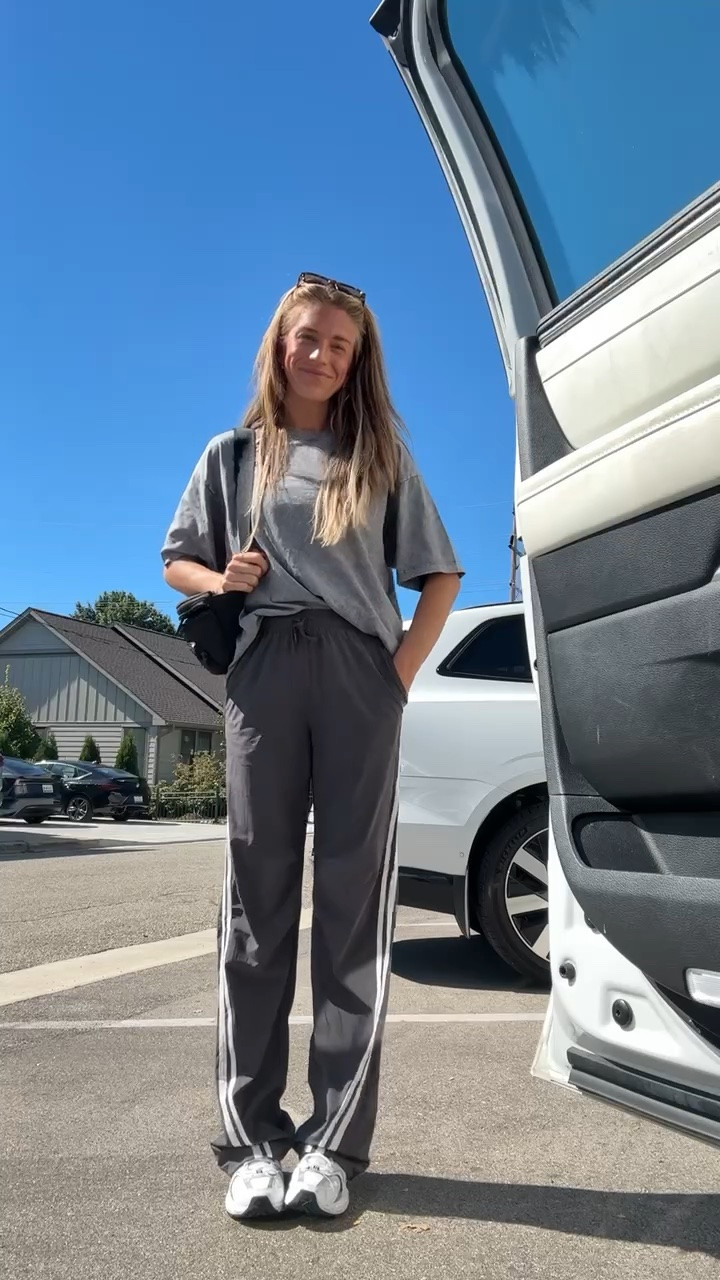 Today’s OOTD ft the best Amazon tall-girl friendly pants (yes, they come in tall sizes)! Ordered these in black too.

Sizing:
Tee M
Pants M & 36” inseam

#LTKootd #LTKdayinmylife #LTKTall