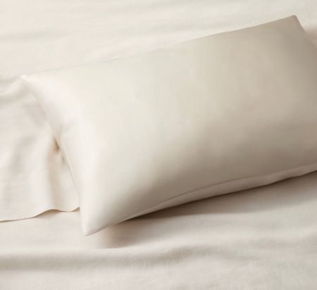 Standard Solid 100% Silk Pillowcase - Casaluna

#LTKhome #LTKbeauty #LTKGiftGuide