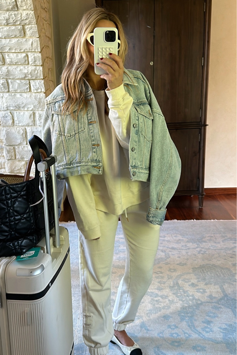 *Flats Chanel 

Small sweatshirt & sweats 
Jacket small 


#LTKFindsUnder100 #LTKSeasonal