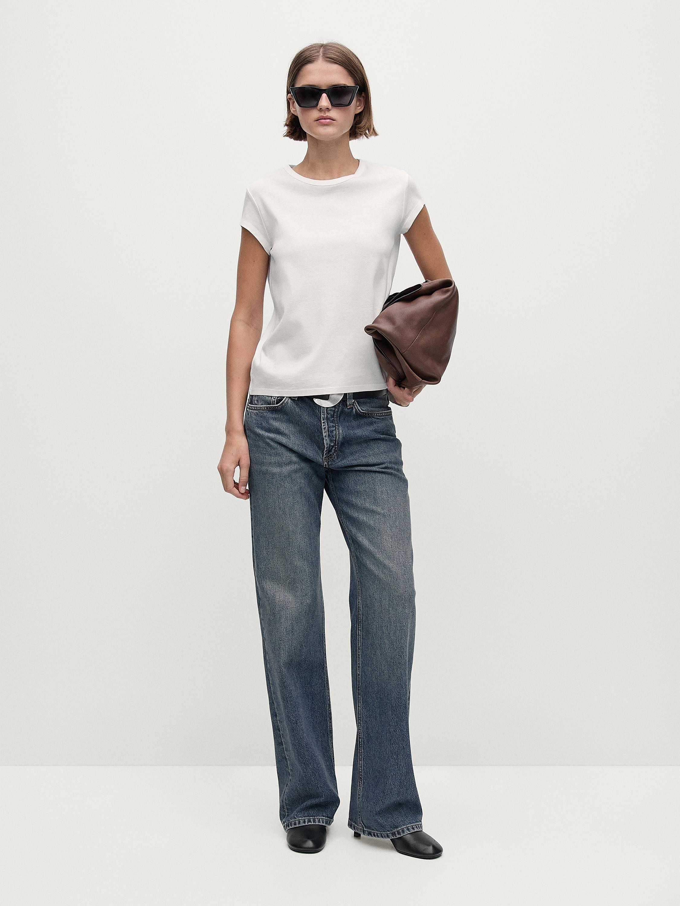 VIEW LOOK
100% mercerised cotton short sleeve T-shirt

 £35.95  Colour:  White  +2  Add to baske... | Massimo Dutti UK