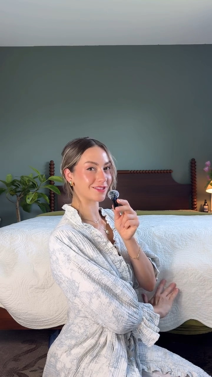 the anatomy of a cozy bed 🛏️✨

#homemaker #bedmaking #homemaking #cozybedroom