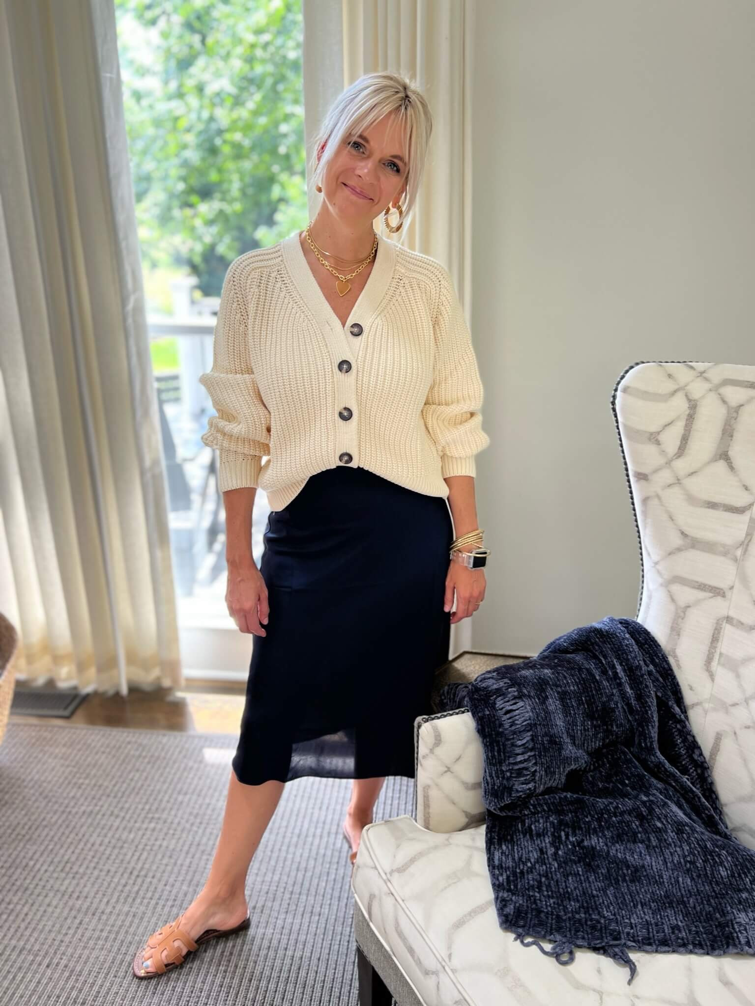 A sweater and midi skirt….  Such a classic and sophisticated look going into fall!

#LTKstyletip #LTKunder100 #LTKSeasonal