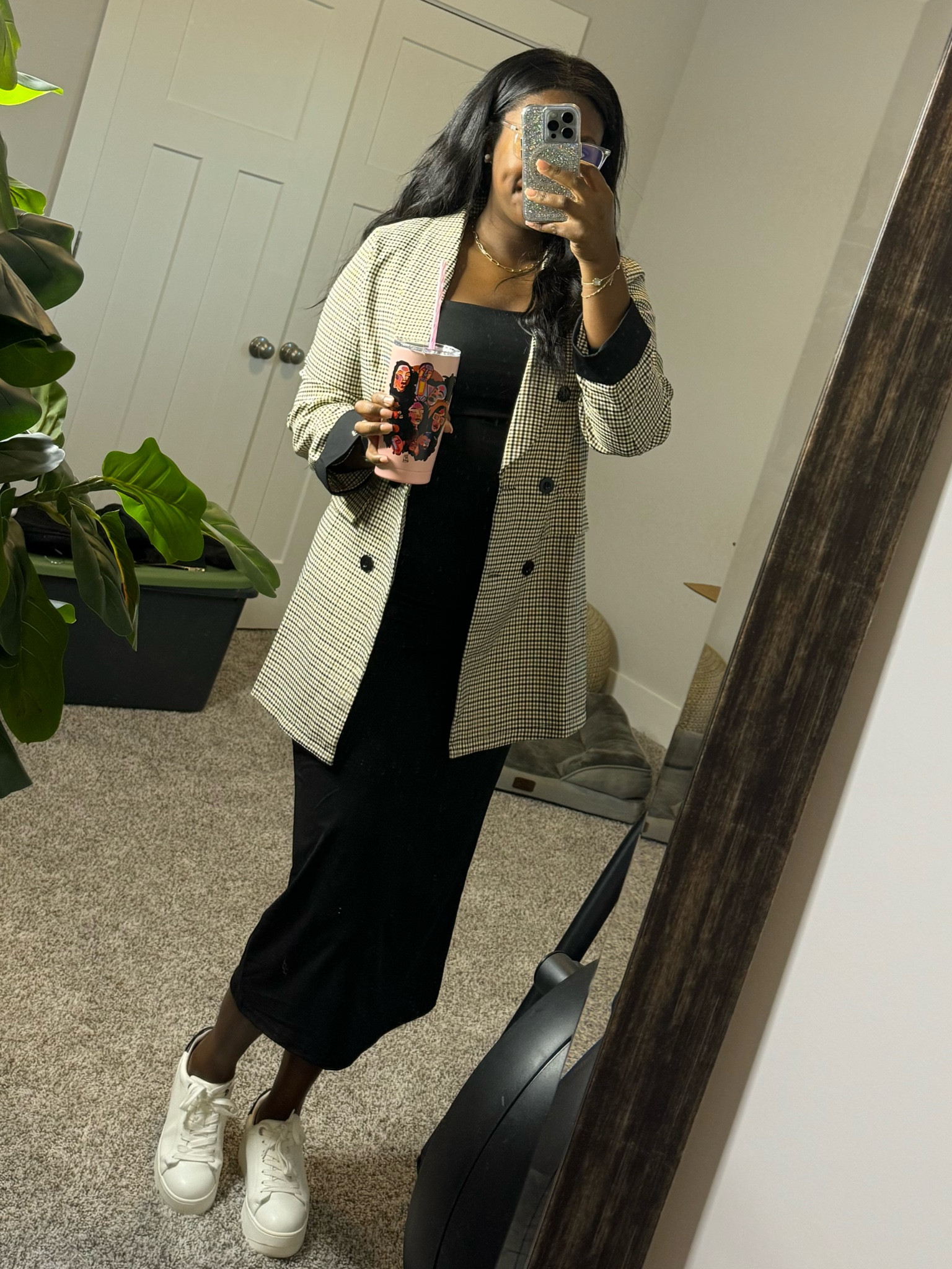 Another day, another dollar. We love a good oversize blazer. 💵 

#LTKstyletip #LTKworkwear #LTKmidsize