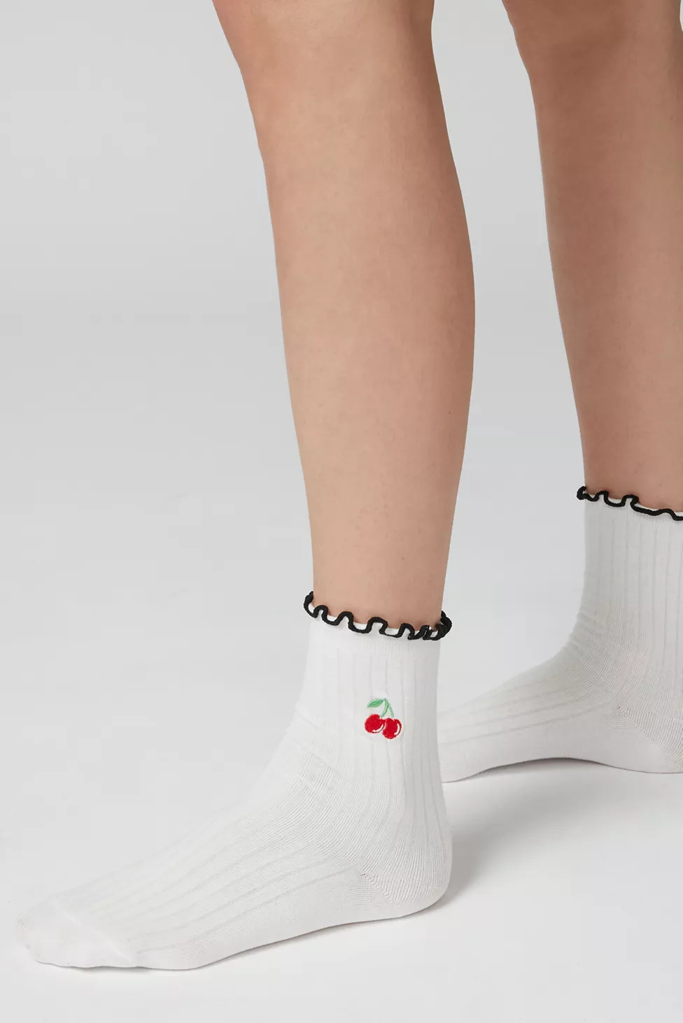 Icon Lettuce-Edge Ribbed Crew Sock | Urban Outfitters (US and RoW)