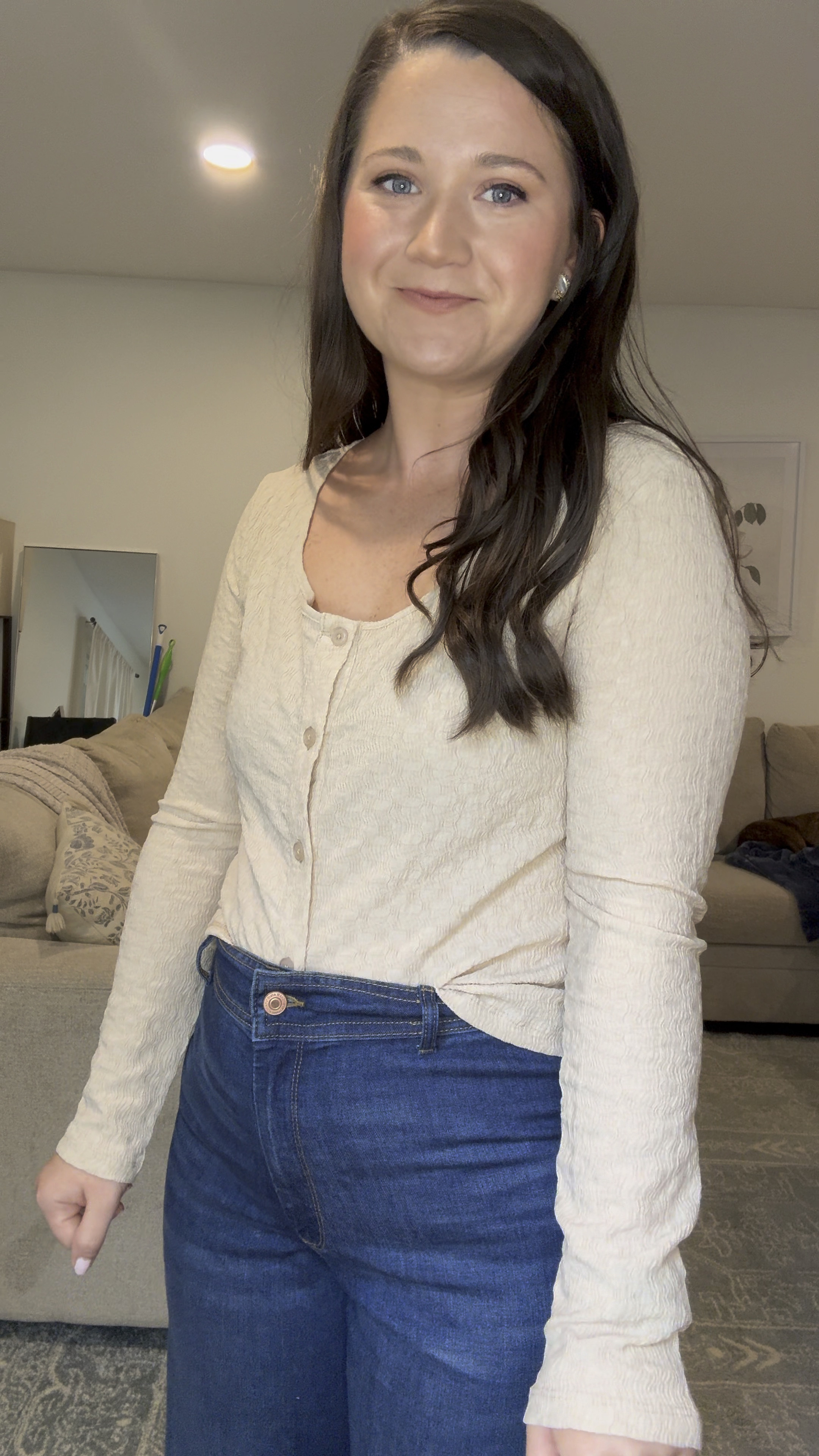 Cardigan. Fall sweater. Fall outfit 