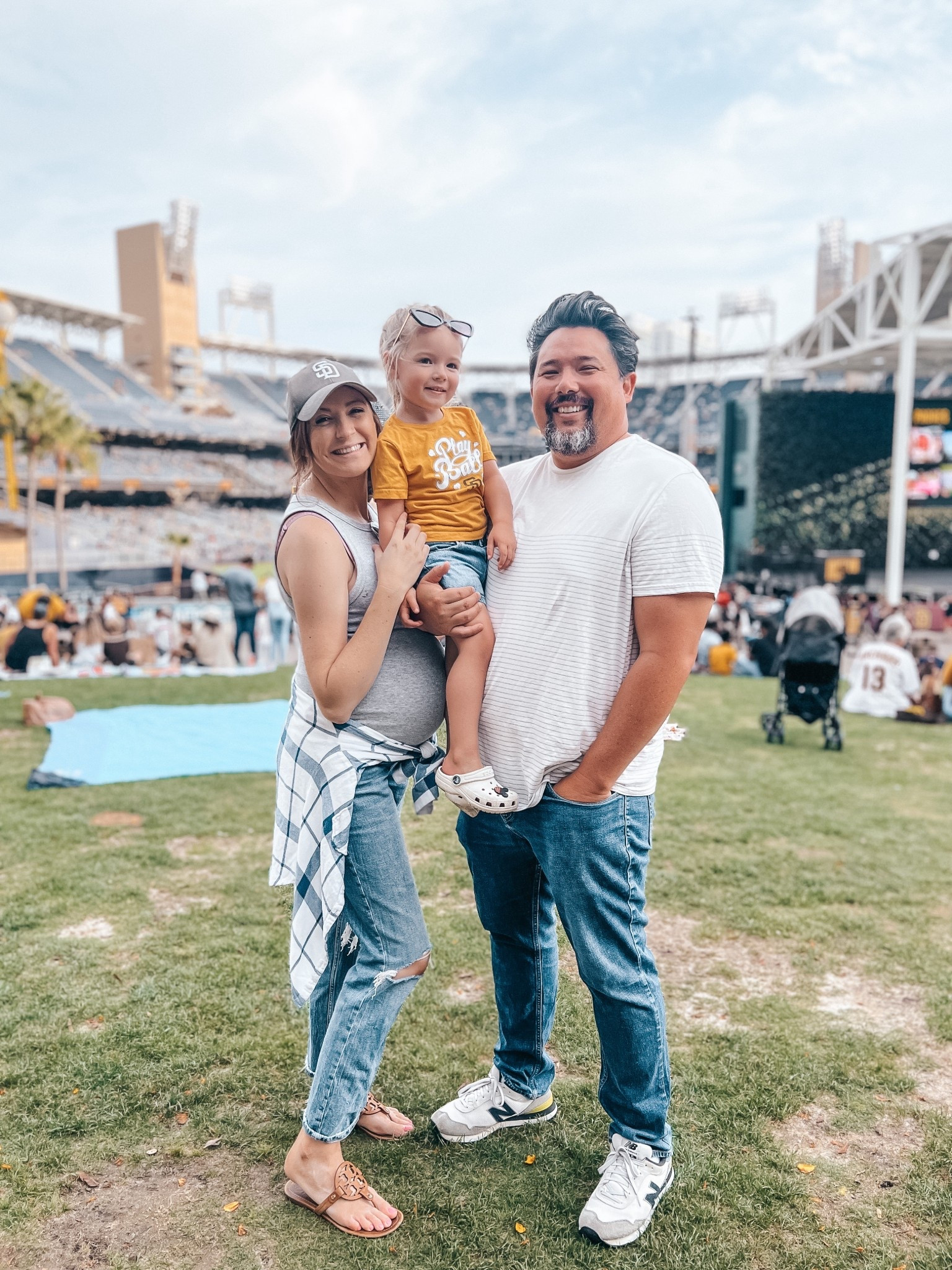 Abercrombie maternity denim all on sale! 

#LTKBaby #LTKBump #LTKSaleAlert