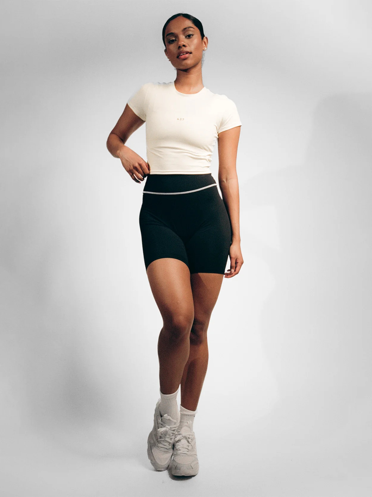 The Essentials Short / Noire | 437