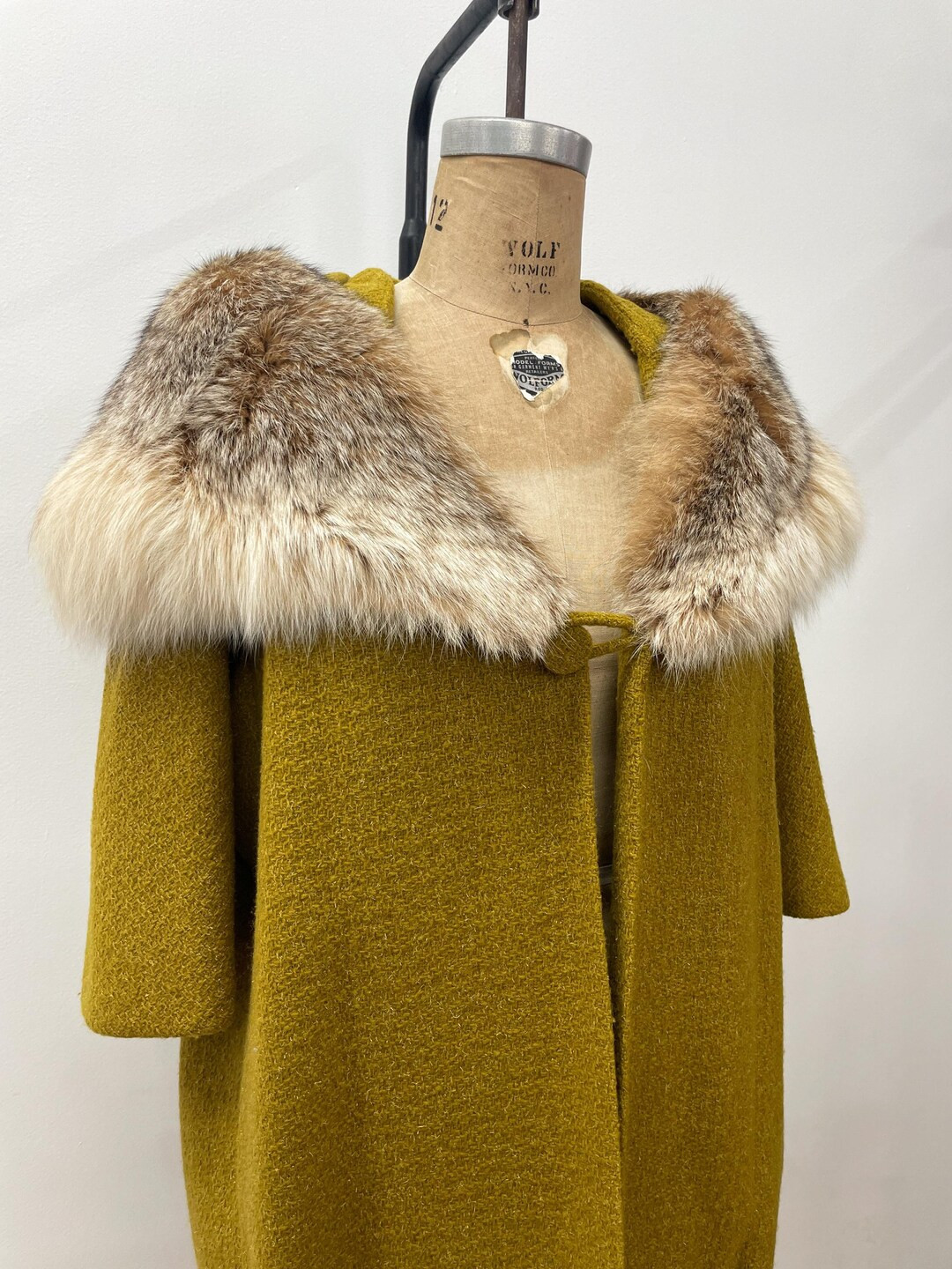 1950s Vintage Stunning Chartreuse Wool & Silk Lined Fox Fur Trim Swing Coat - Etsy | Etsy (US)