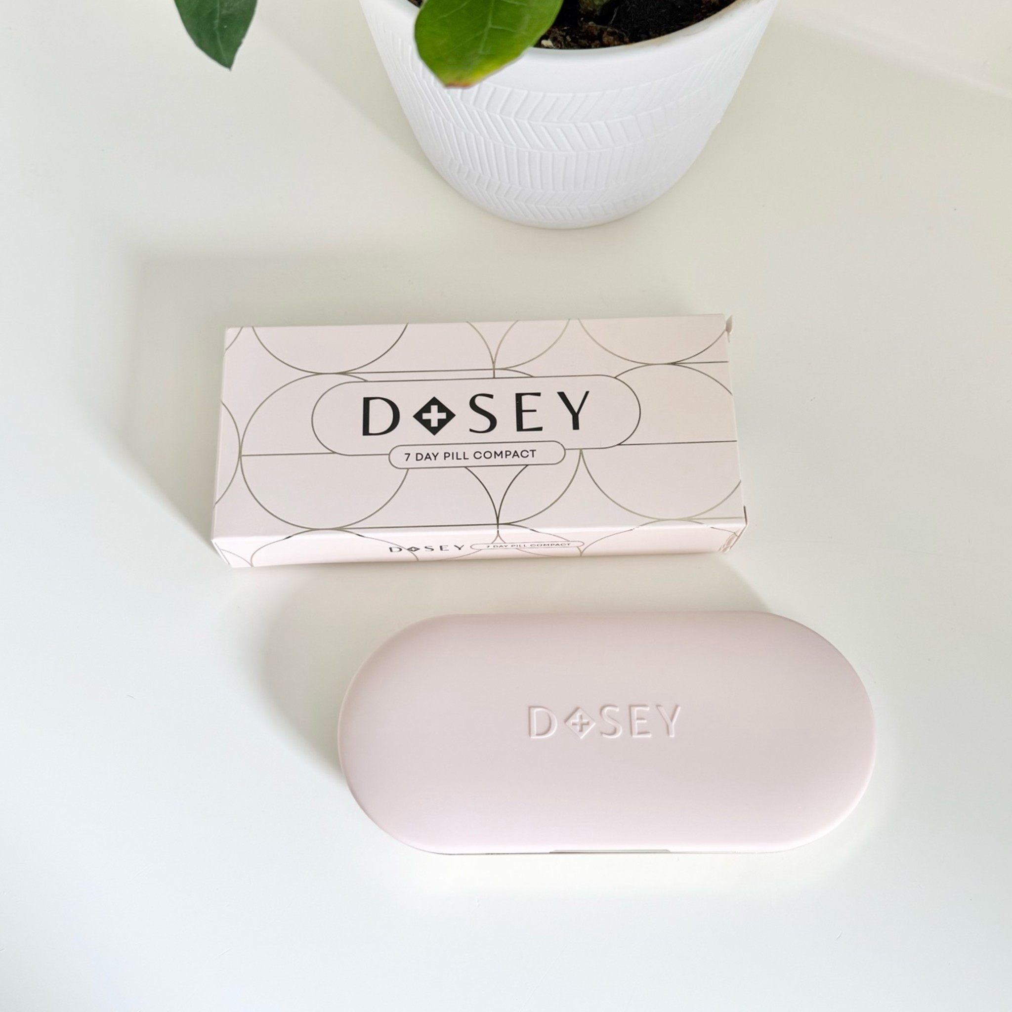 @d.o.s.e.y 
7-Day Pill Compact
$26.00
Free shipping on $50+ orders

#LTKMothersDay