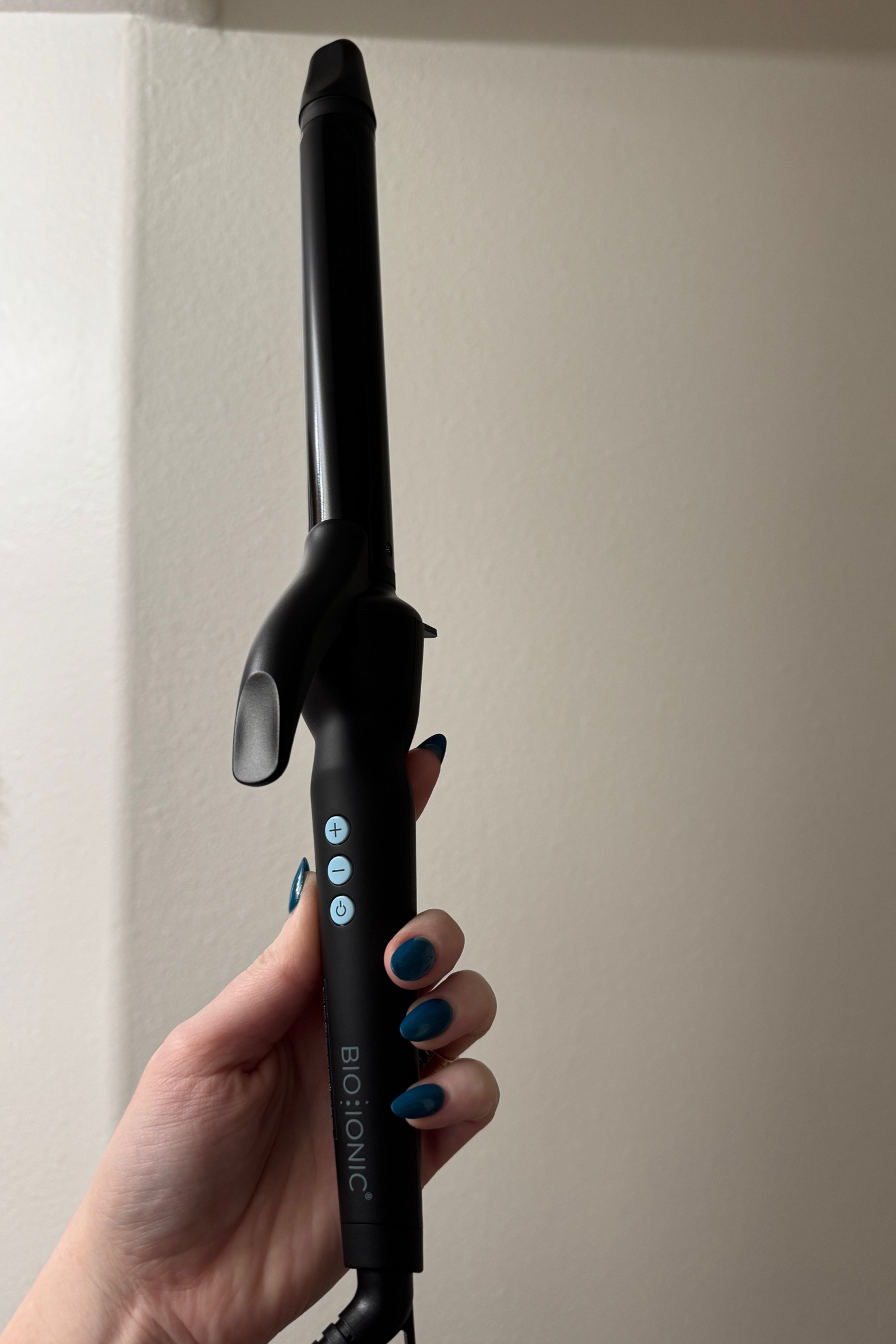 Long barrel curling iron with AWESOME temp lock feature! #longhair #hairtools

#LTKHome #LTKBeauty