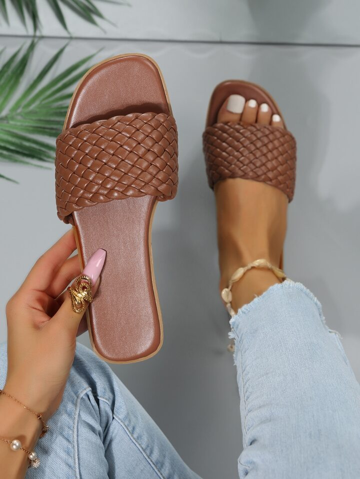 Women Braided Detail Single Band Slide Sandals, Fashionable Solid Minimalist Outdoor Flat Sandals | SHEIN