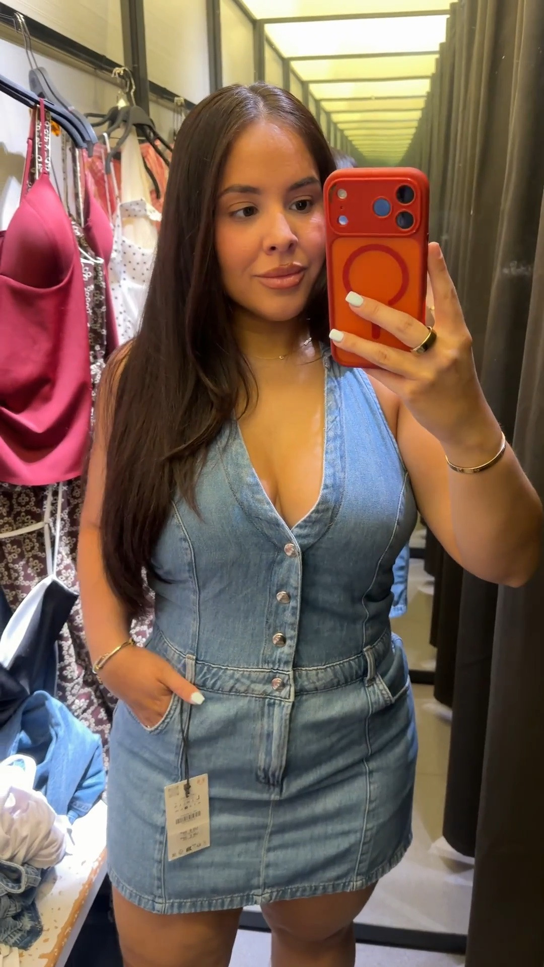 Denim dresses are a forever yes from me 💙✨

Tried on this Zara denim mini dress and immediately added it to my must-have list. The fitted silhouette, button-front detail, and flattering neckline make it the perfect one-and-done outfit for summer.

Dress it up with heels for date night, throw on sneakers for a casual day out, or pair it with sandals for vacation. It’s one of those pieces that does all the work for you.

✨ Zara denim dress
✨ Summer outfit inspiration
✨ Casual date night look
✨ Vacation-ready style
✨ Easy one-piece outfit
✨ Flattering denim find

Wearing my usual size L and loving the fit.

#LTKootd #LTKgrwm #LTKMidsize