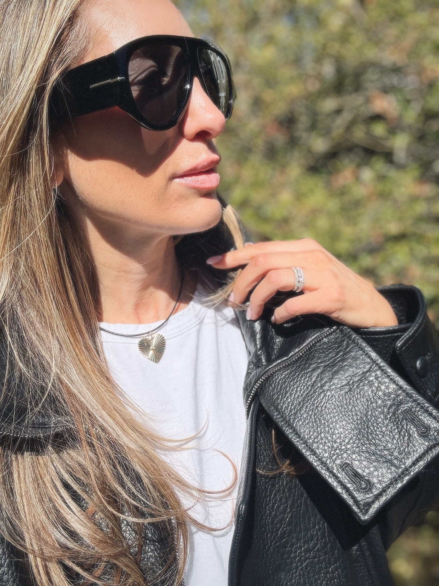 I’m in the Talbot short cord and the Sheldon charm, but I also linked the longer cord and a few of my other favorite charms. I love that you can choose your charm based on your personal style - doesn’t get more personalized than that! @jenniferzeunerjewelry
#JenniferZeunerJewelry 