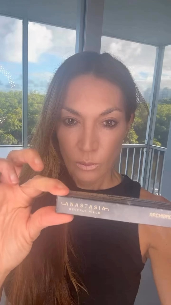I was so excited to try out the new anesthesia Archie route, high pencil. I love that it comes in nine different shades so everybody can get an exact match. I also loved that it had a wax soft crayon texture to it so it went on smooth not harsh feathering perfect for a natural eyebrow. It also comes with a spool brush  at the other end for easy blend. Able finishing touches. The size is great easy to bring along in a travel bag or even in a makeup bag. Absolutely love the finish look which is fuller natural eyebrows. 

@influenster @anastasiabeverlyhills #complimentary #archibrow

#LTKmorningroutine #LTKselfcare #LTKBeauty
