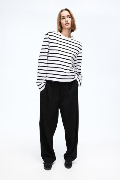 Shoulder-pad top | H&M (UK, MY, IN, SG, PH, TW, HK)