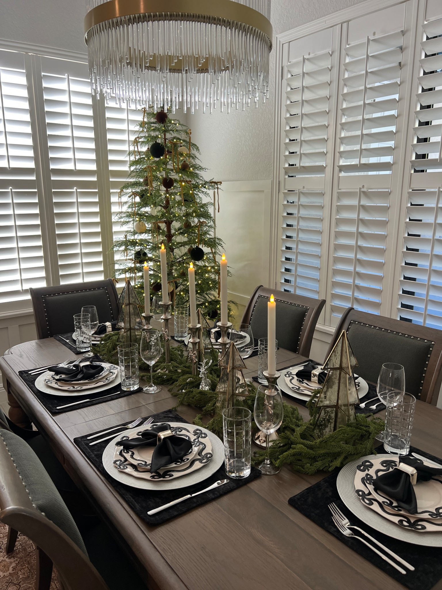 Christmas Kitchen Tablescape: Elegant Bow Theme 

#LTKHoliday #LTKSeasonal