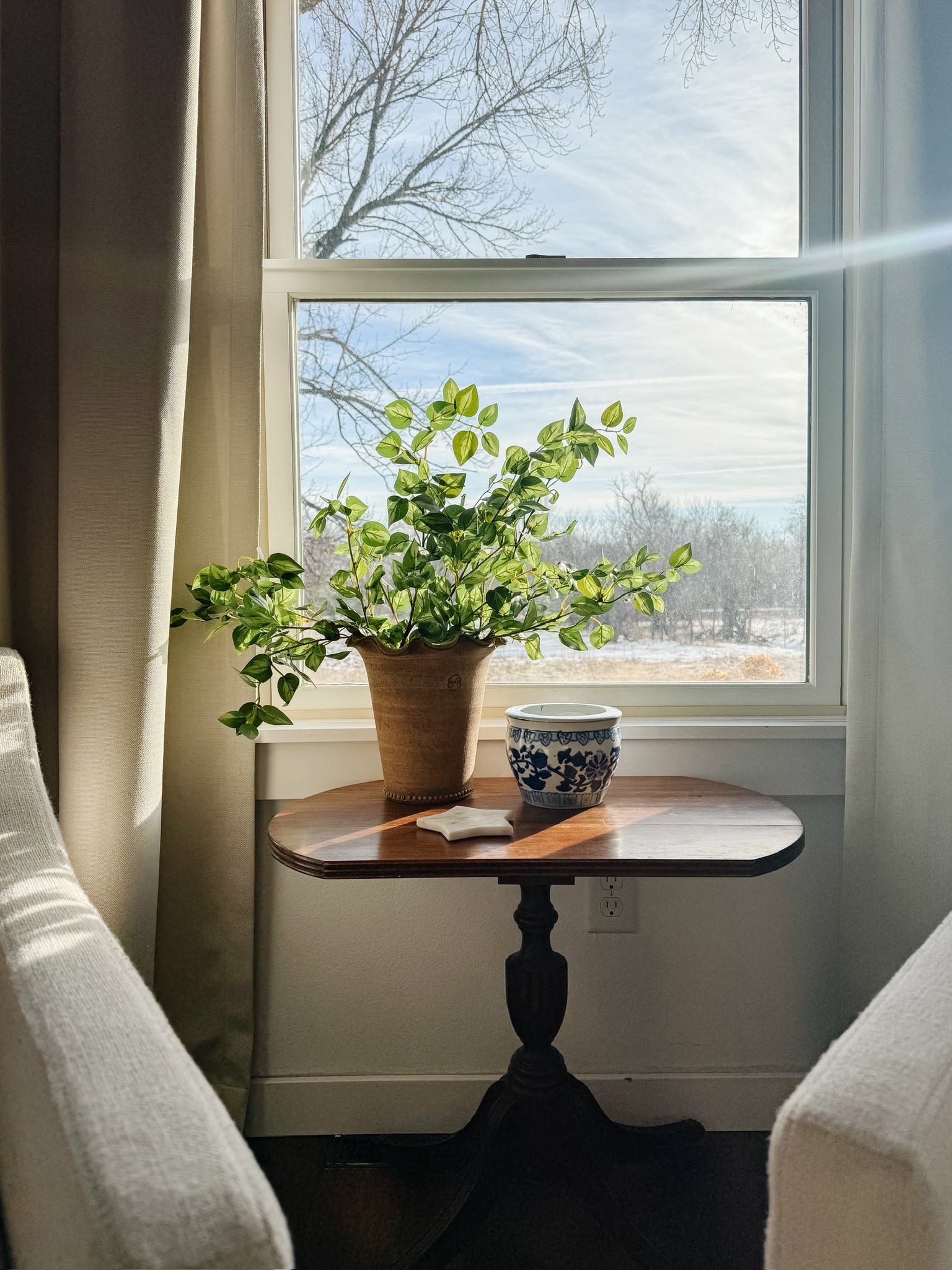 A great spring green stem! 

*Vase is sold out 😫

#spring #seasonal #seasonalspringstems #springstems #greenery #baywindow

#LTKHome #LTKSeasonal #LTKSpringSale