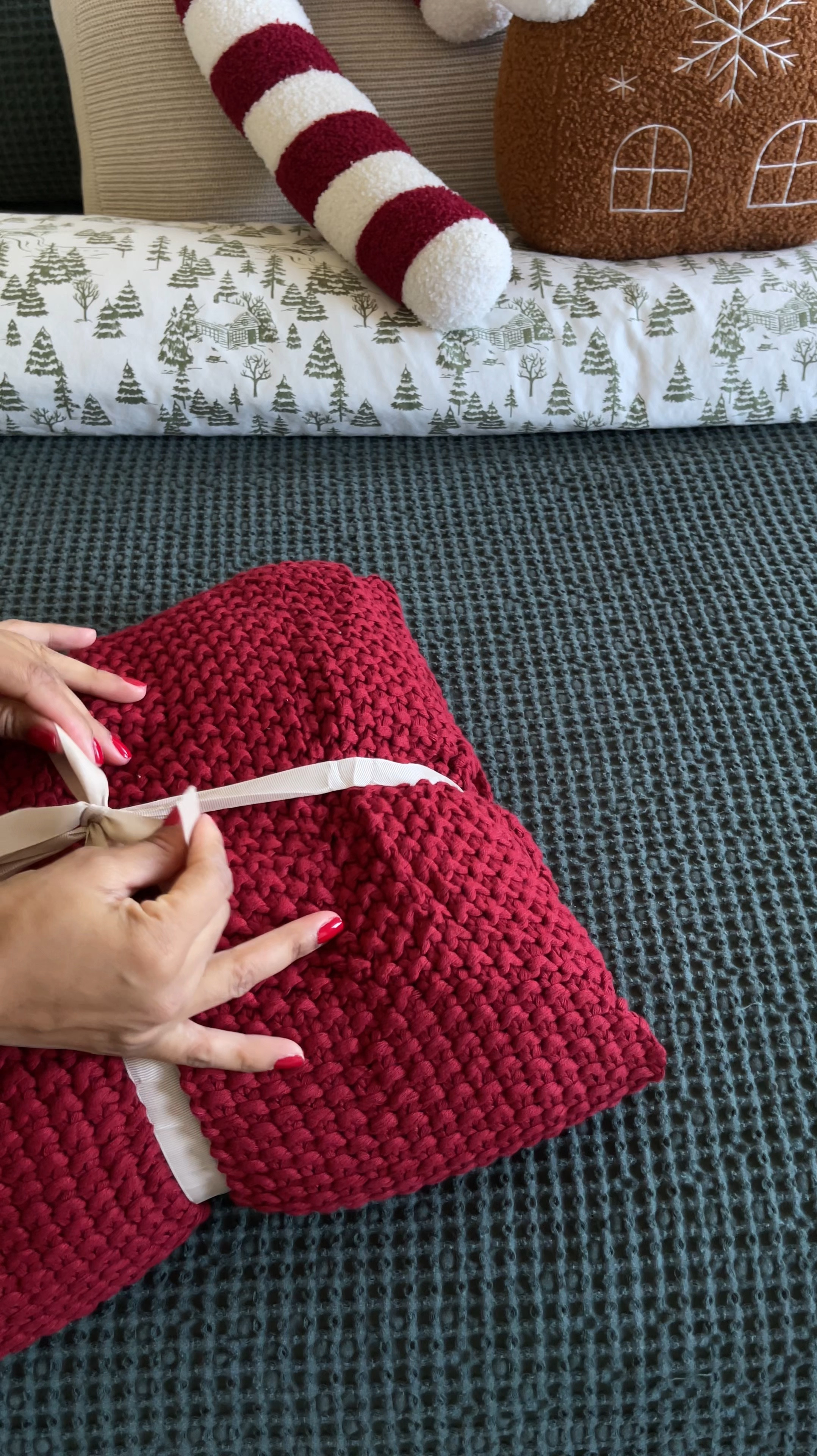 Red Knitted throw perfect for the holidays 

#LTKHome #LTKHoliday #LTKSeasonal