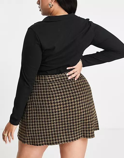 ASOS DESIGN Curve wrap boucle mini skirt in brown check print | ASOS | ASOS (Global)