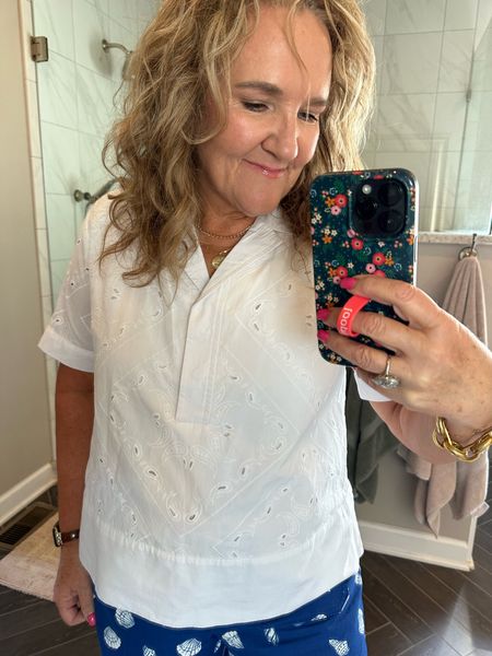 This little popover top is so good. By kohls! No stretch, but roomy enough. Wearing a large. 

Needed to go shoot a collab! 

White blouse summer white blouse popover blouse kohls blouse 

#LTKOver40 #LTKFindsUnder50 #LTKMidsize
