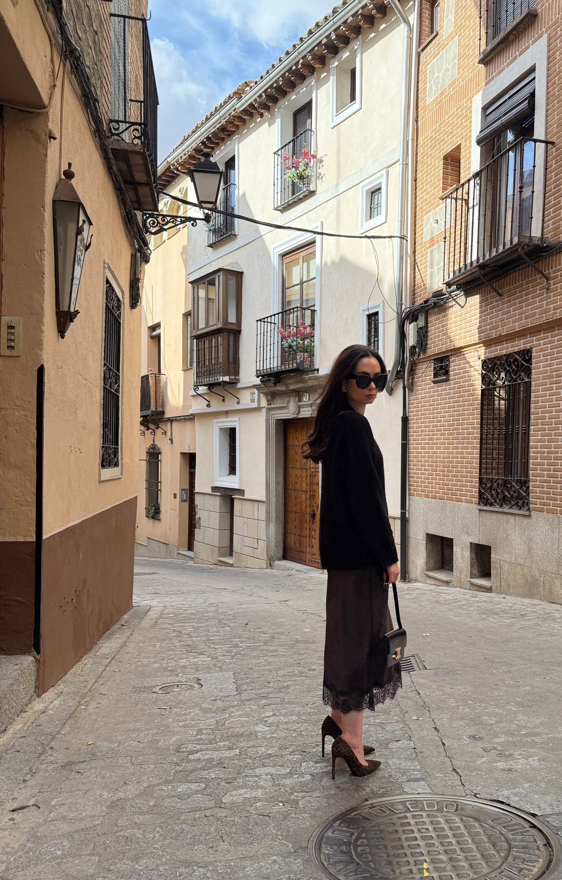 Sweater: Massimo Dutti
Skirt: Zara
Heels: Saint Laurent
Bag: Celine
Sunglasses: Celine
Earrings: H&M

#LTKtravel #LTKpetite