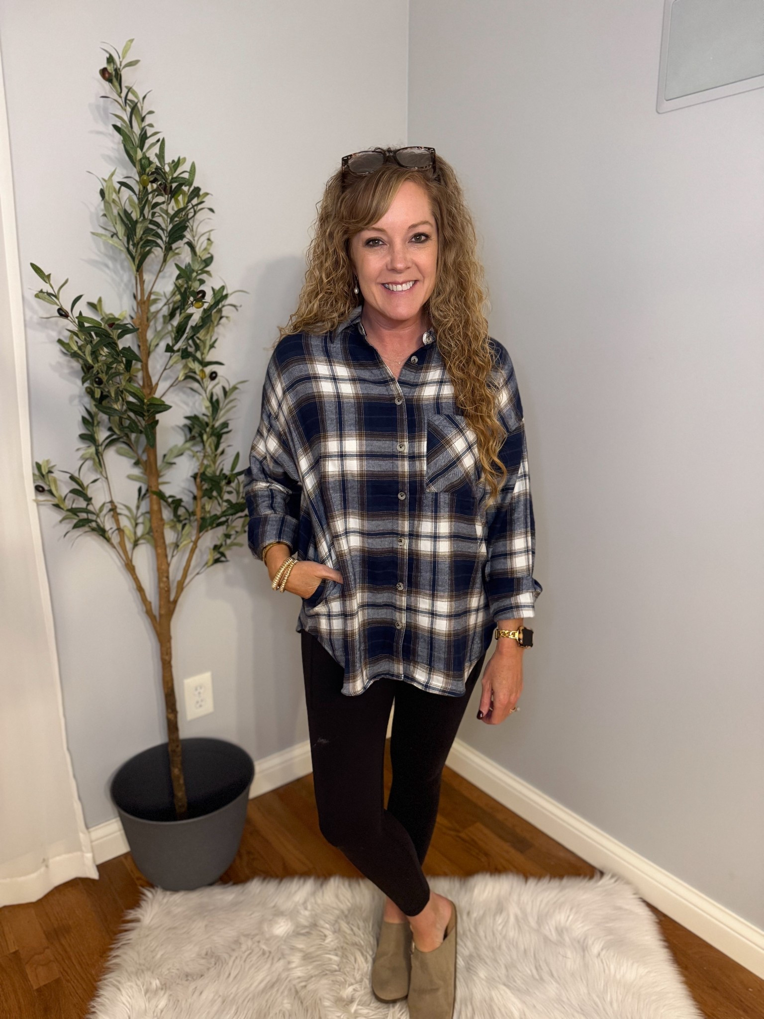 Walmart outfit / fall outfit / fall fashion / plaid shorts outfit 

Plaid shirts- wearing size small
Leggings- 25”, small
Clogs- size 8, tts 

#LTKSeasonal #LTKStyleTip #LTKFindsUnder50