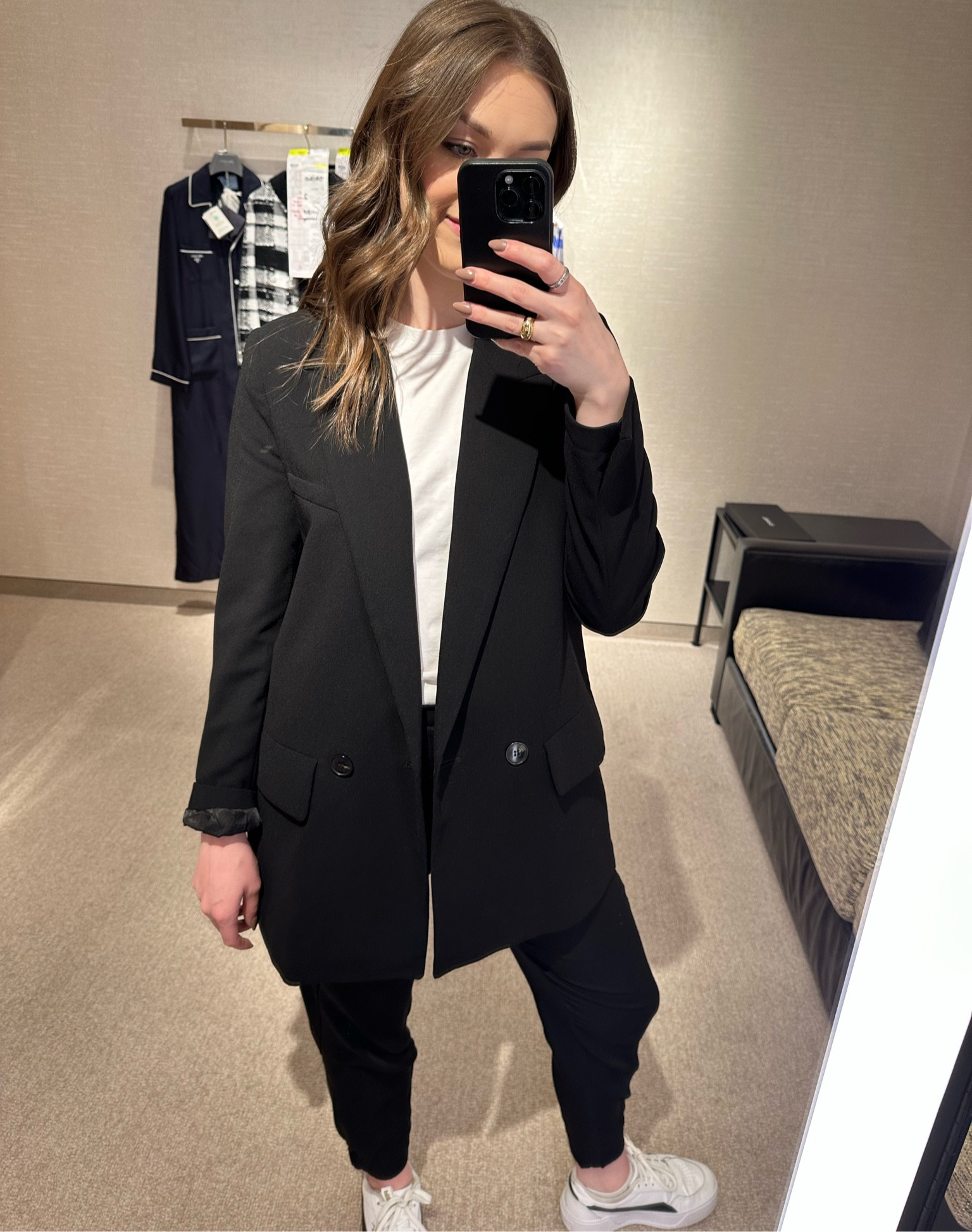 Easy work wear with the comfiest sneakers 🤍🤍