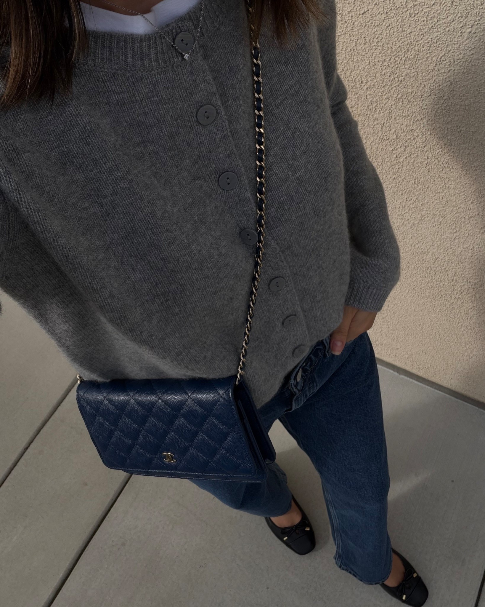 Cool tone spring outfit 

Cashmere cardigan — xs 
Br relaxed jeans — size 25 petite 
Vionic ballet flats — have arch support 
Chanel purse - code JASMINERICKS for your first month of membership free at Vivrelle 

#LTKootd