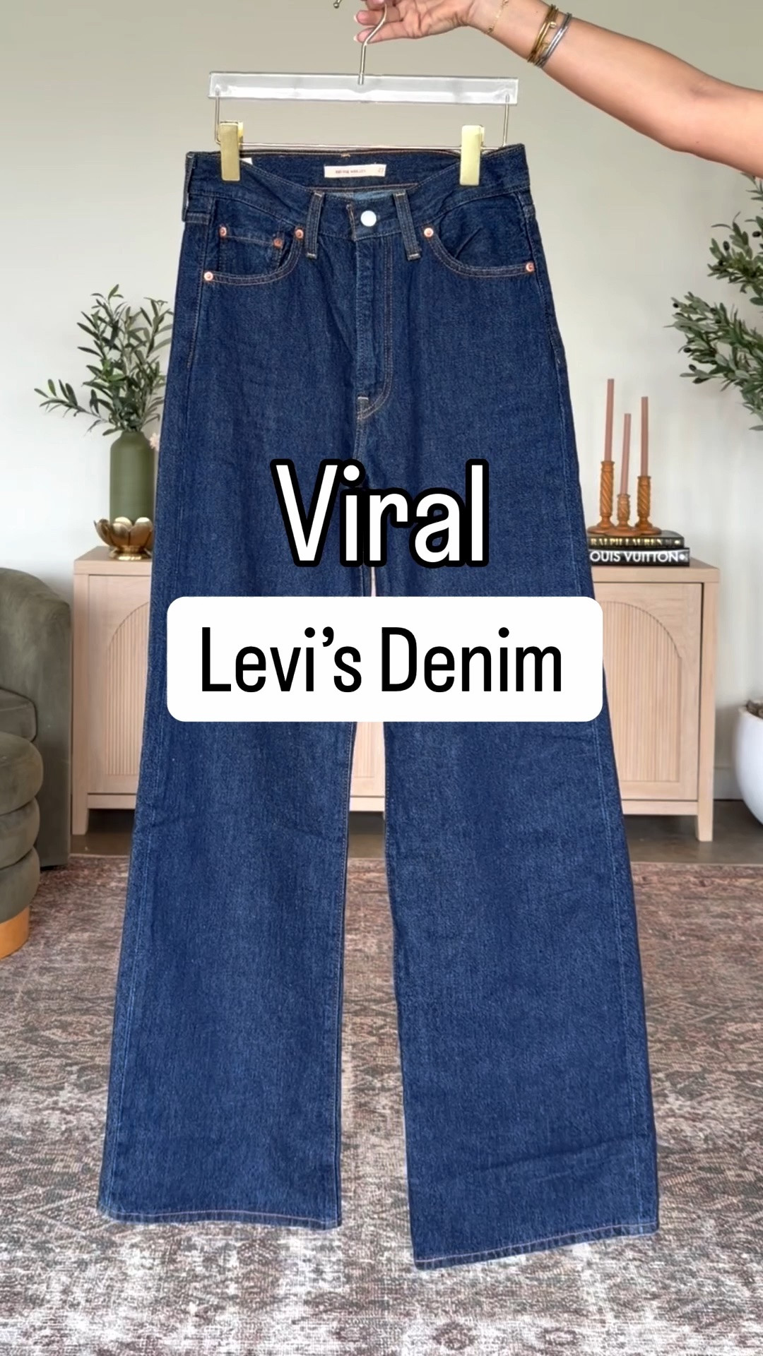 Levi’s Ribcage wide leg denim- wearing a 27x34  color: “shaded view” 
Medium white shirt

#LTKU #LTKOver40 #LTKootd