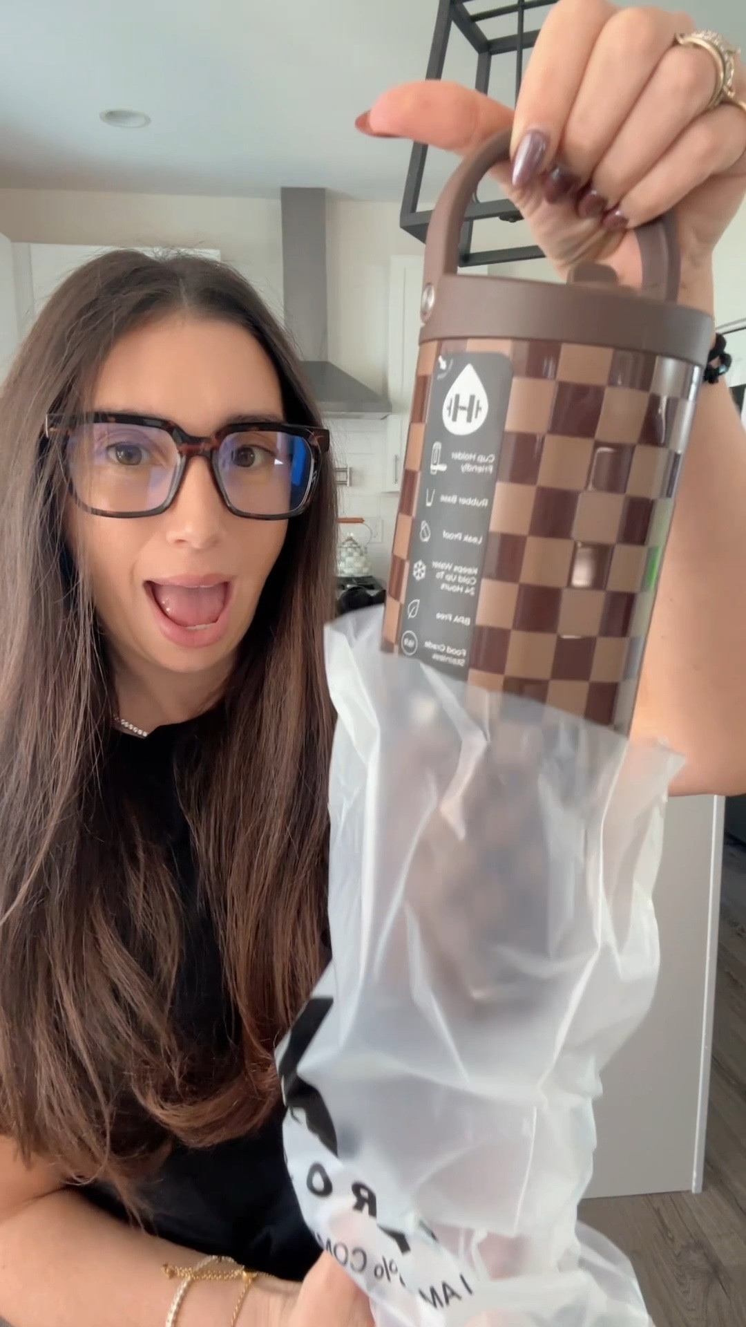 Brand New Autumn Checkers Hydrojug in 32 oz Sport 

🍂🍂🍂🍂🍂🍂

#LTKSeasonal #LTKFallSale #LTKFindsUnder50