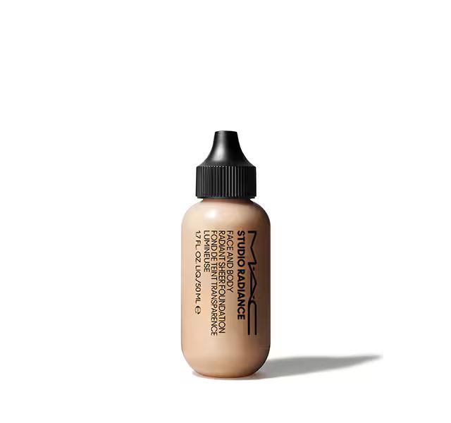 Studio Radiance Face and Body Radiant Sheer Foundation | MAC Cosmetics - Official Site | MAC Cosmetics (UK)